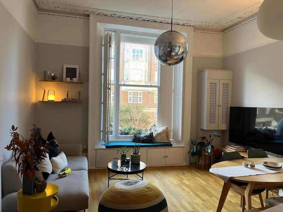 לונדון Gorgeous 2 Bedroom Flat In Charming Swiss Cottage מראה חיצוני תמונה
