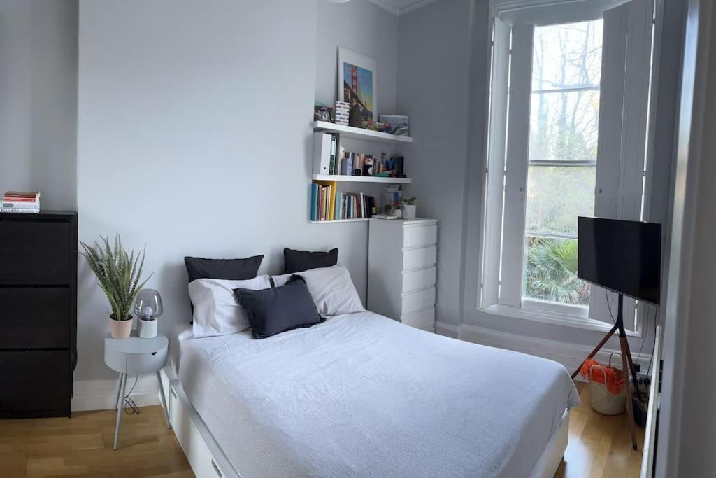 לונדון Gorgeous 2 Bedroom Flat In Charming Swiss Cottage מראה חיצוני תמונה